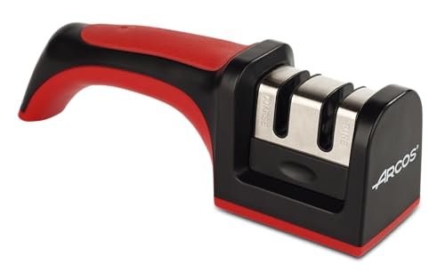 Oferton: ARCOS Afilador Profesional con Mango Ergonómico de Uso Manual para Afilar y Pulir Cuchillos. Rodillos Cerámicos y de Carbono. Color Rojo y Negro